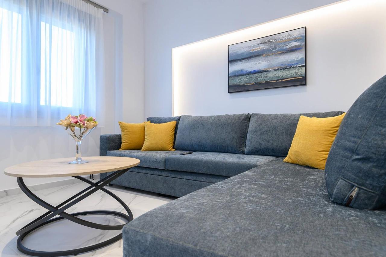 Momento Luxury Apartments Walking Distance From The Beach Nikiana Exterior photo