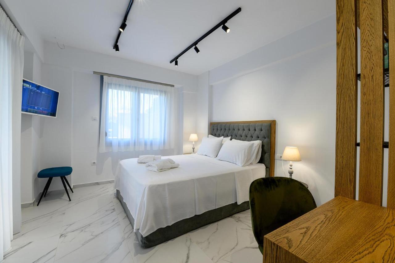 Momento Luxury Apartments Walking Distance From The Beach Nikiana Exterior photo